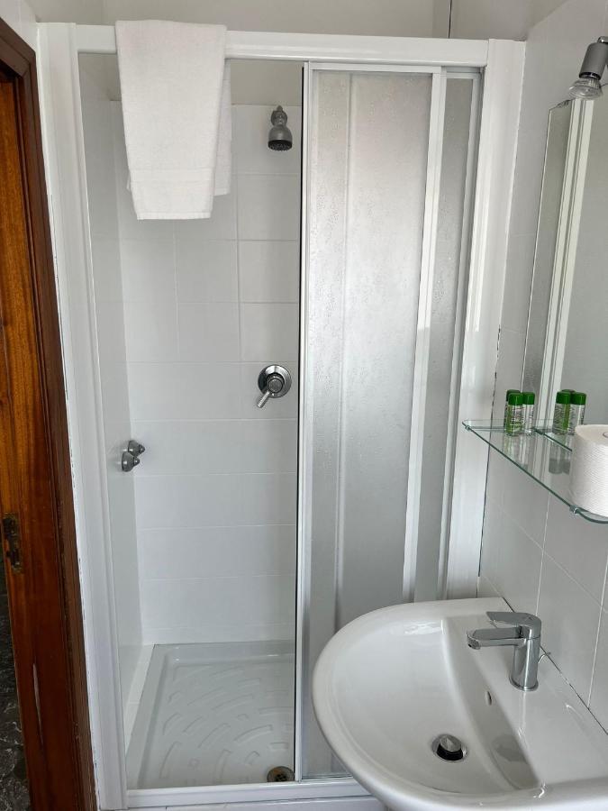 Ubika Hotel Porto San Giorgio Esterno foto