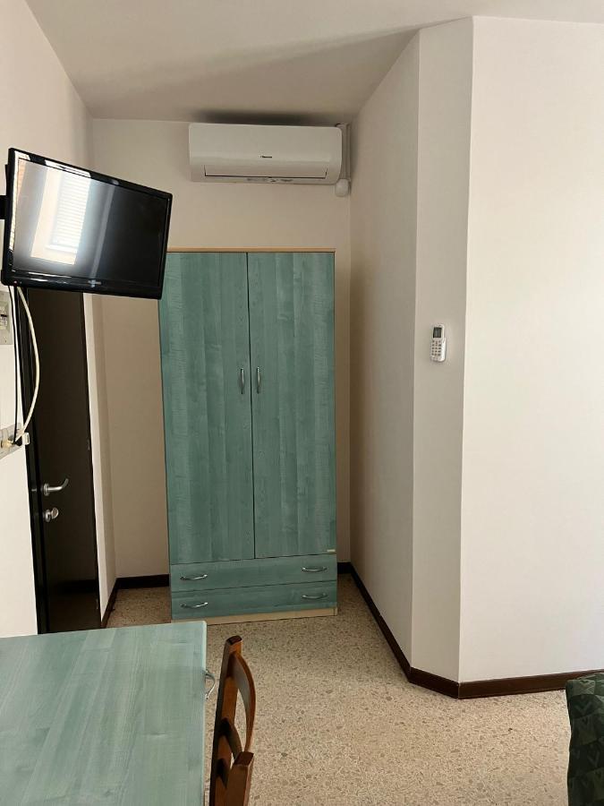 Ubika Hotel Porto San Giorgio Esterno foto
