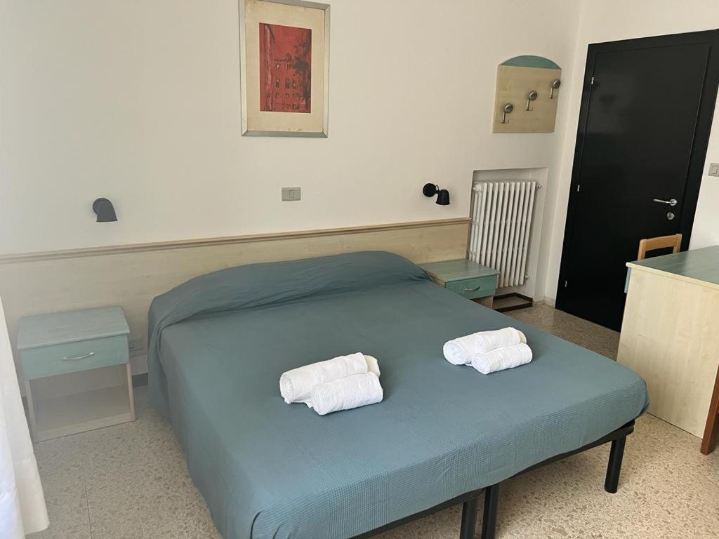 Ubika Hotel Porto San Giorgio Esterno foto