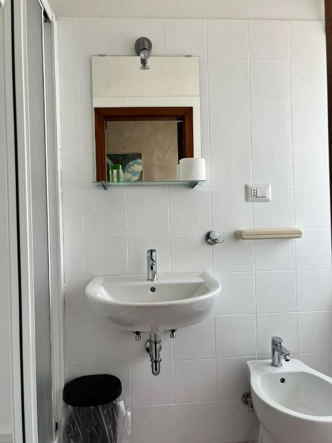 Ubika Hotel Porto San Giorgio Esterno foto