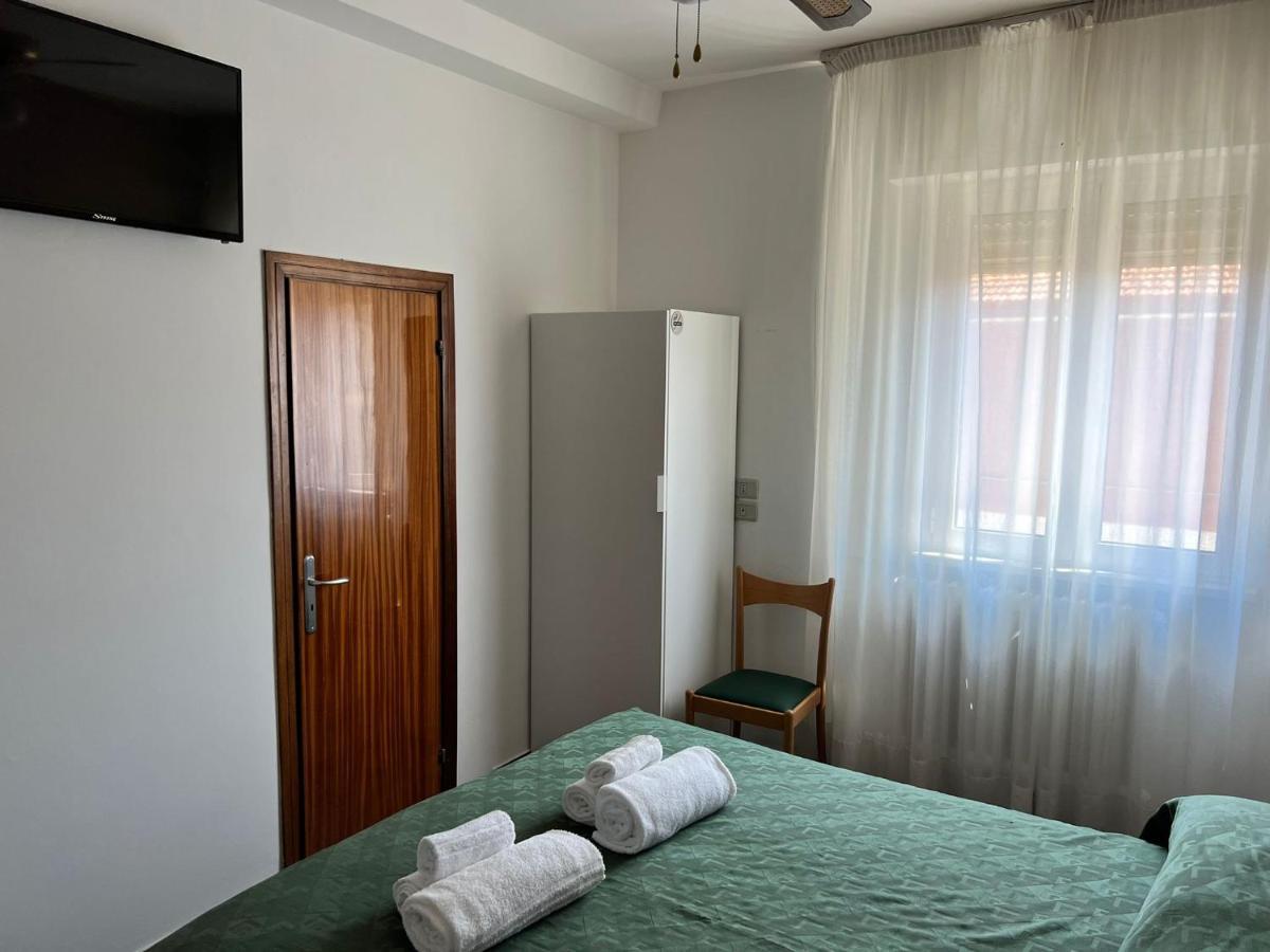 Ubika Hotel Porto San Giorgio Esterno foto