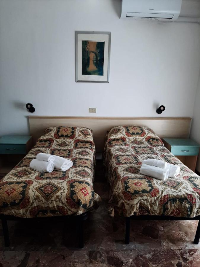 Ubika Hotel Porto San Giorgio Esterno foto